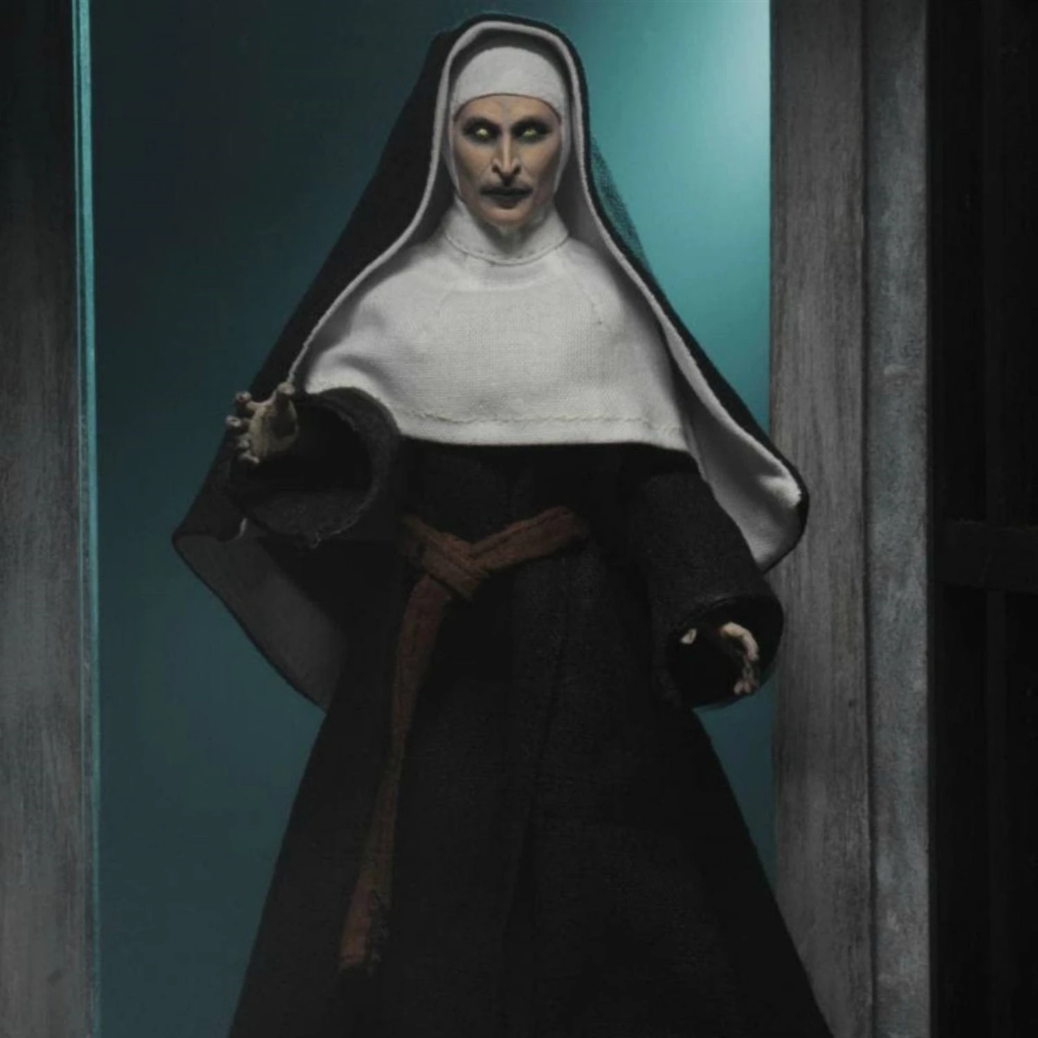 NECA Valak The Nun (8" Scale) 3 NECA Valak The Nun (8" Scale)